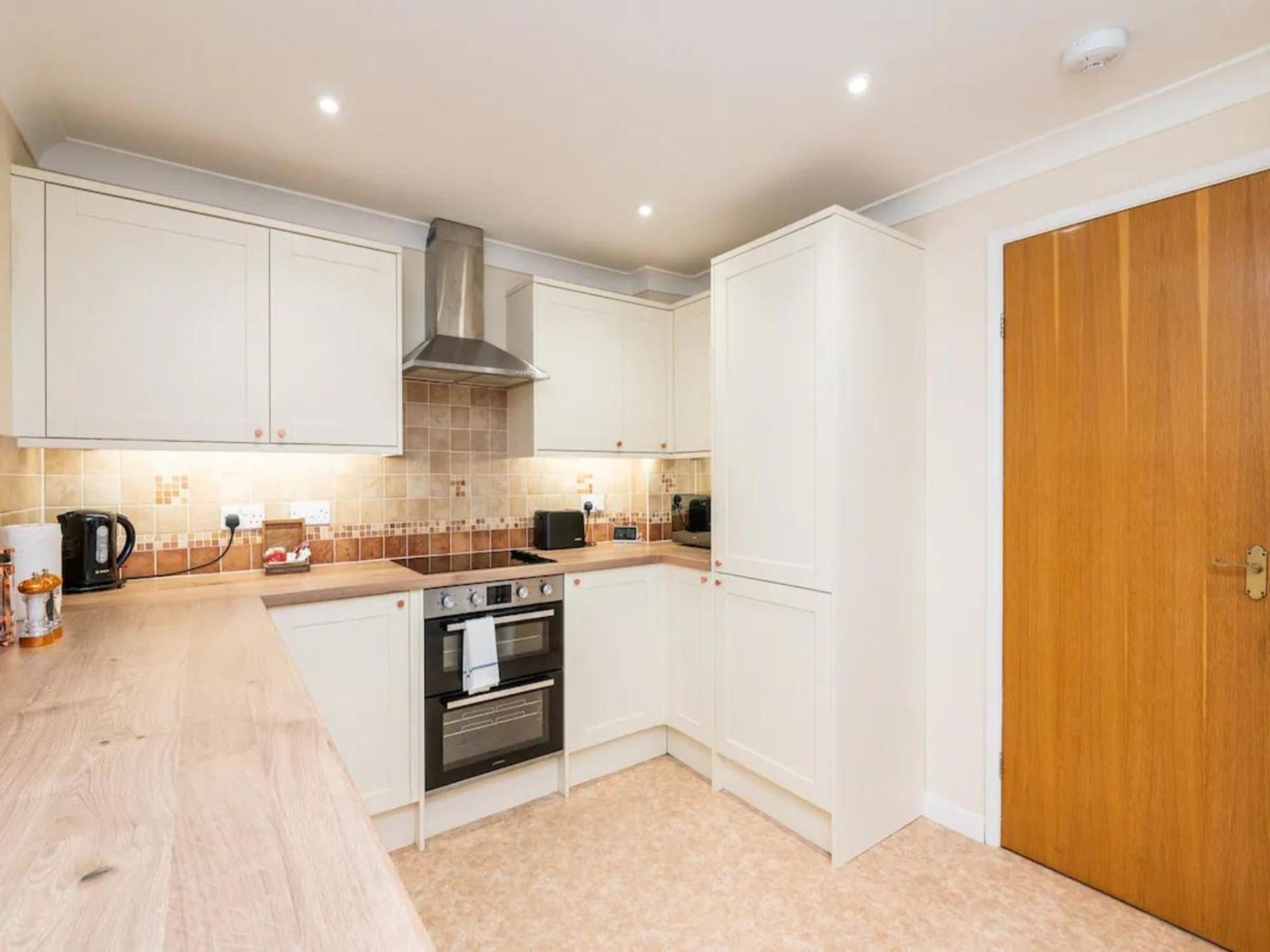 Pass The Keys Central Townhouse With Free Parking York Extérieur photo